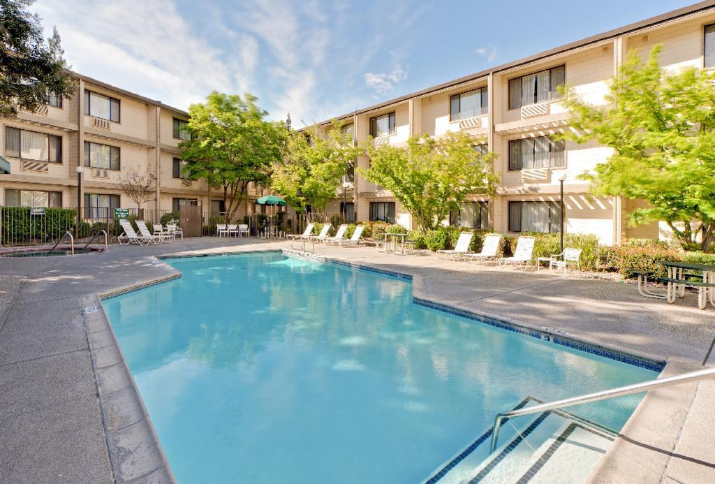 Hawthorn Suites Сакраменто Екстериор снимка